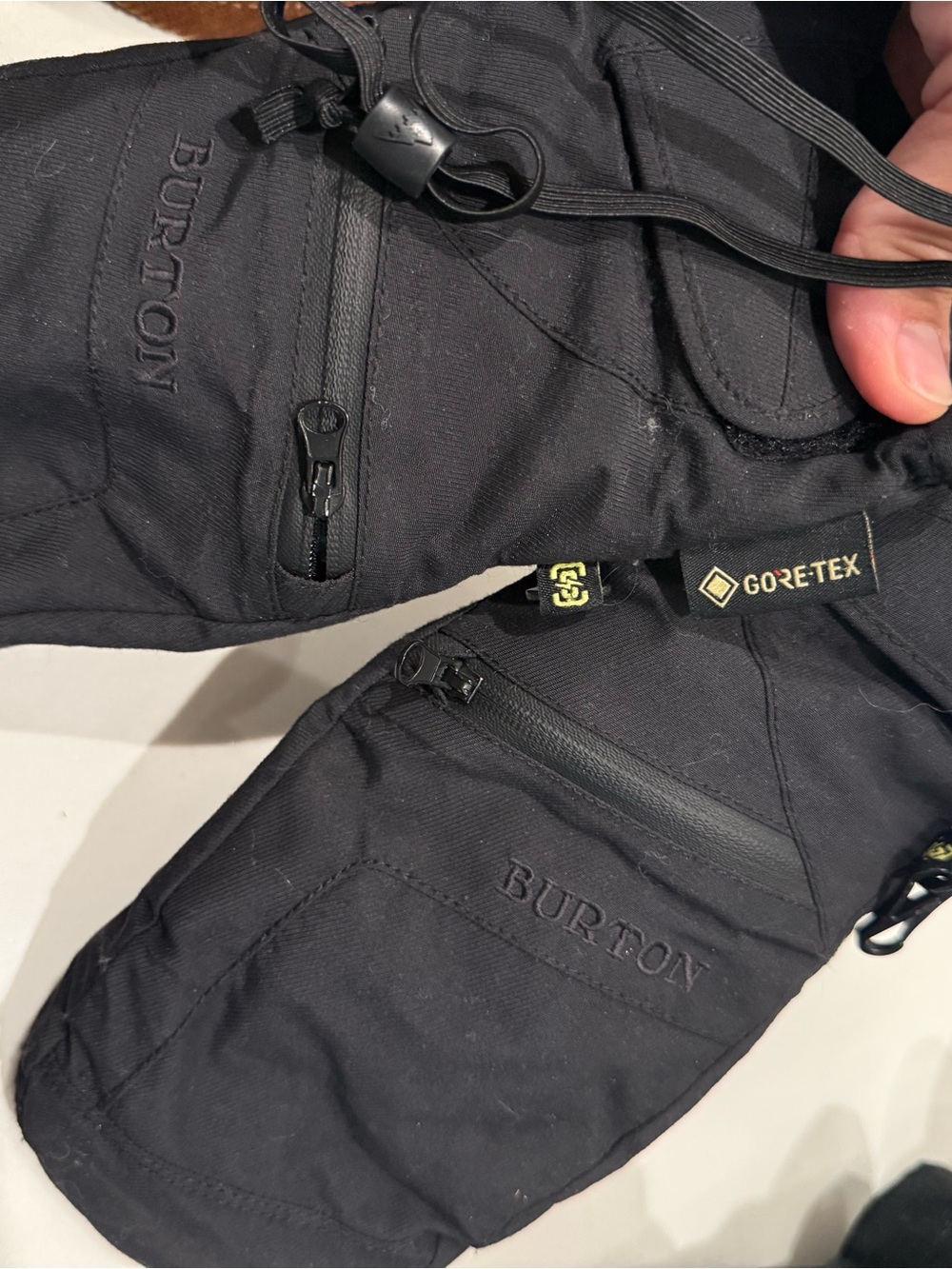 Burton Black GORE-TEX Snow Mittens Gloves Adult